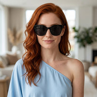 Armação Feminina AZAK HR-C609 Gatinho Preto e Dourado com Clip-on - modelo ruiva com clip solar