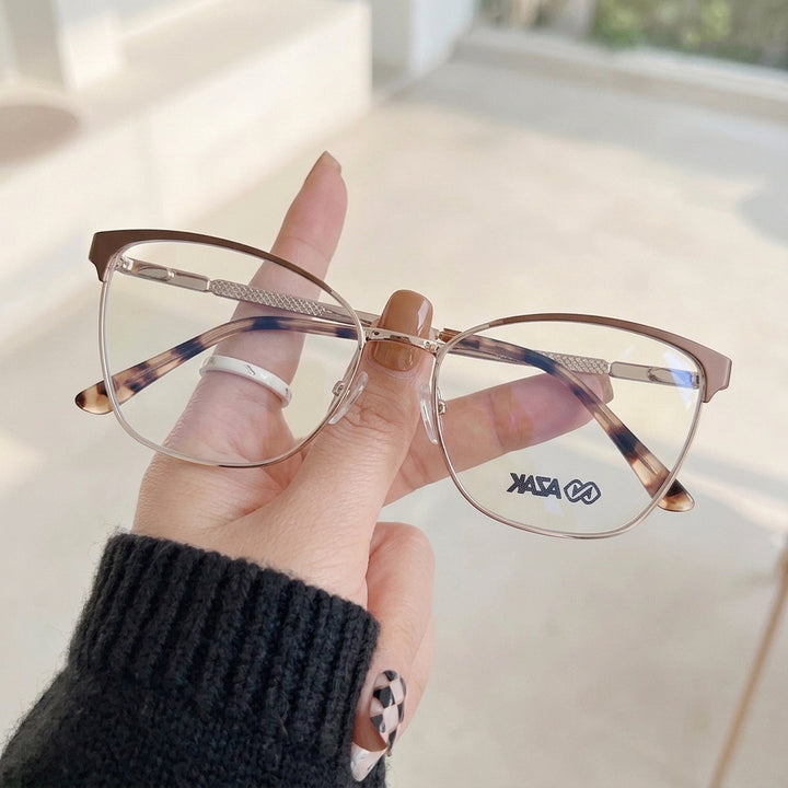 Armação Feminina AZAK HR-MM1015 Gatinho Rosé e Prata - na mão