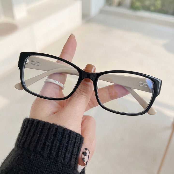 Armação 1012 Retangular Preto e Cinza Transparente - na mão