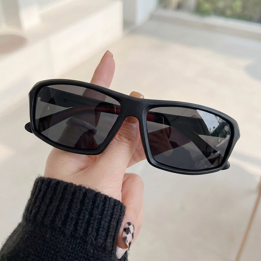 Óculos de Sol AZAK 93481P Esportivo Preto e Vermelho - na mão
