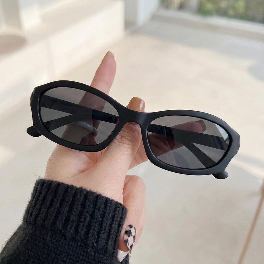 Óculos de Sol AZAK B65 Esportivo Preto - na mão