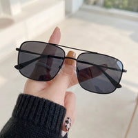 Óculos de Sol Reserva RSV1002S Aviador Preto - na mão
