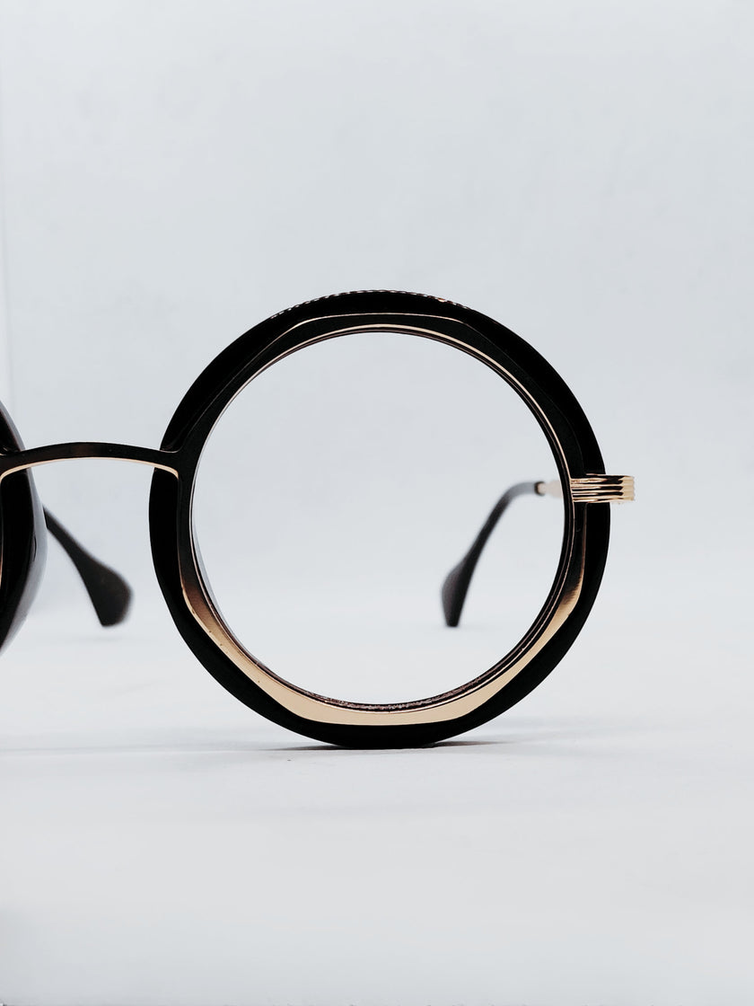 16222 preto e dourado - frente detalhe